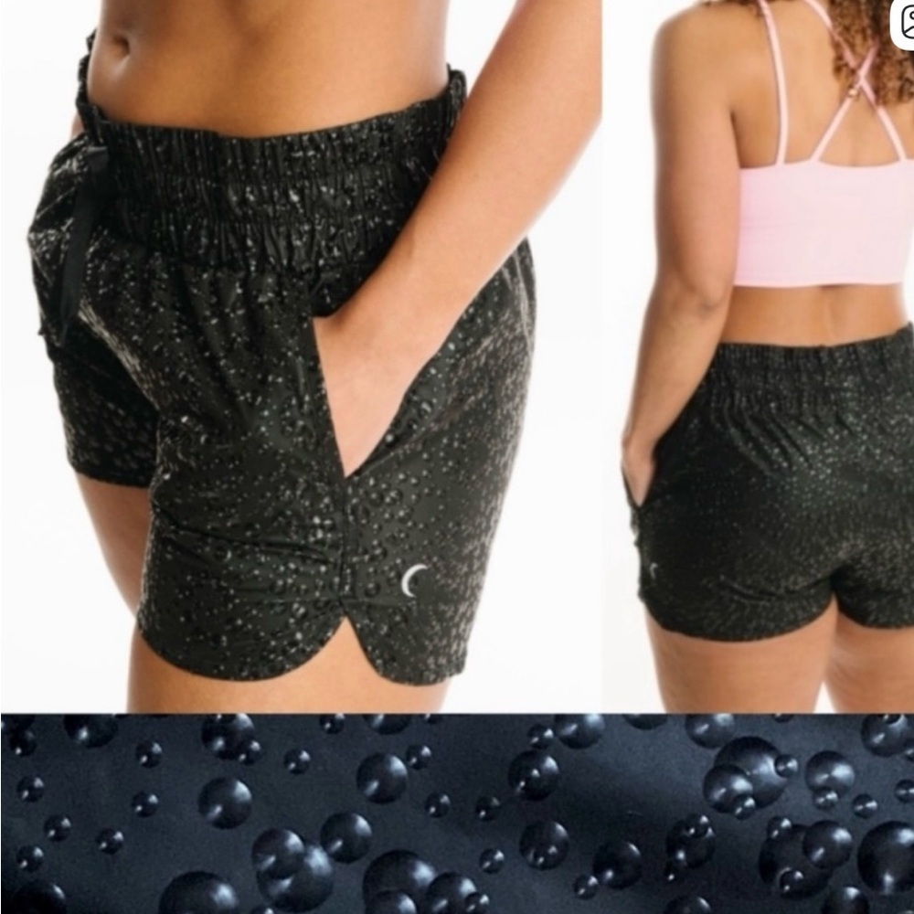 ZYIA Black Water-Resistant Athletic Shorts XL